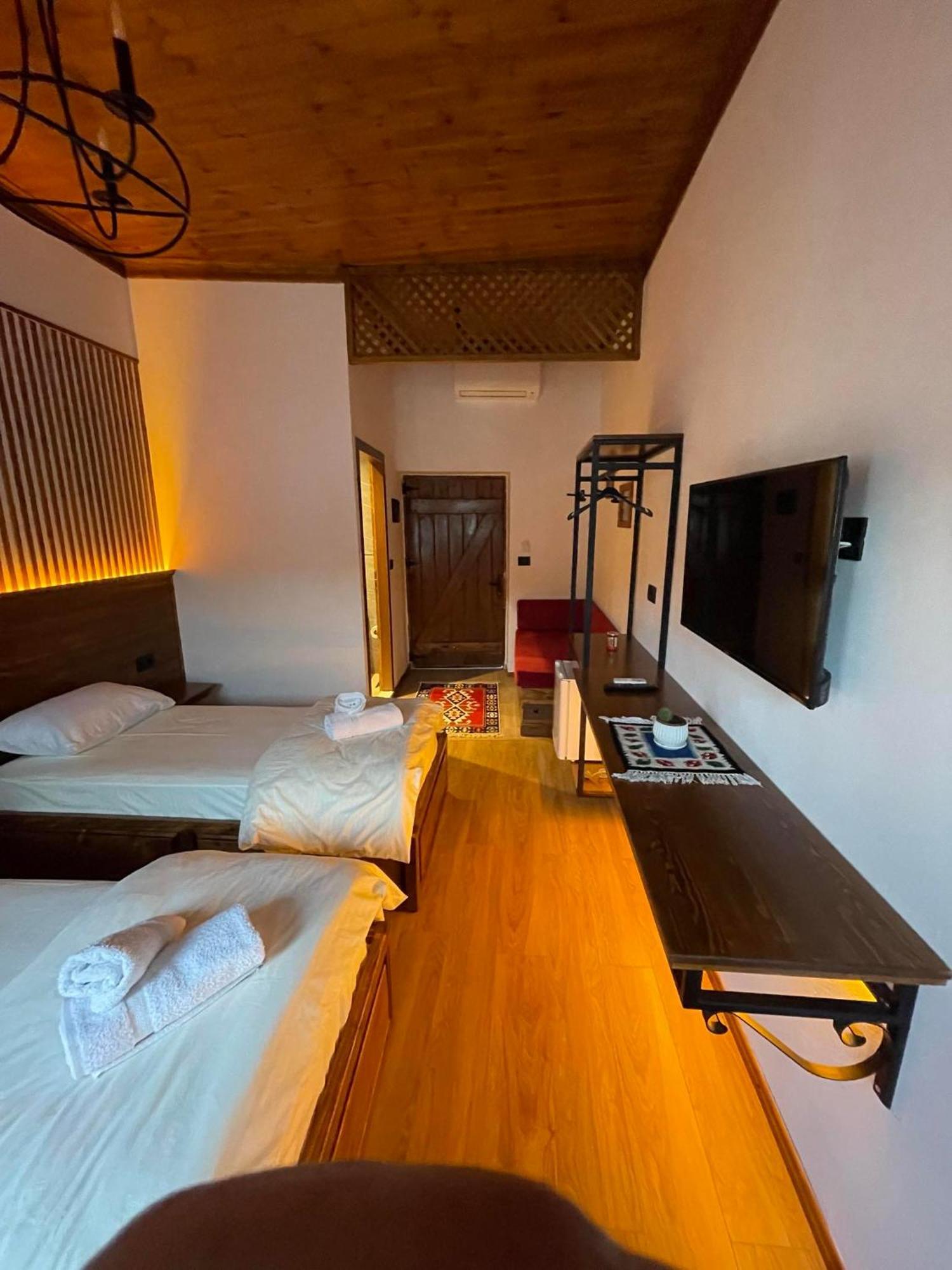 Grey Stone Hotel Gjirokastër Екстериор снимка