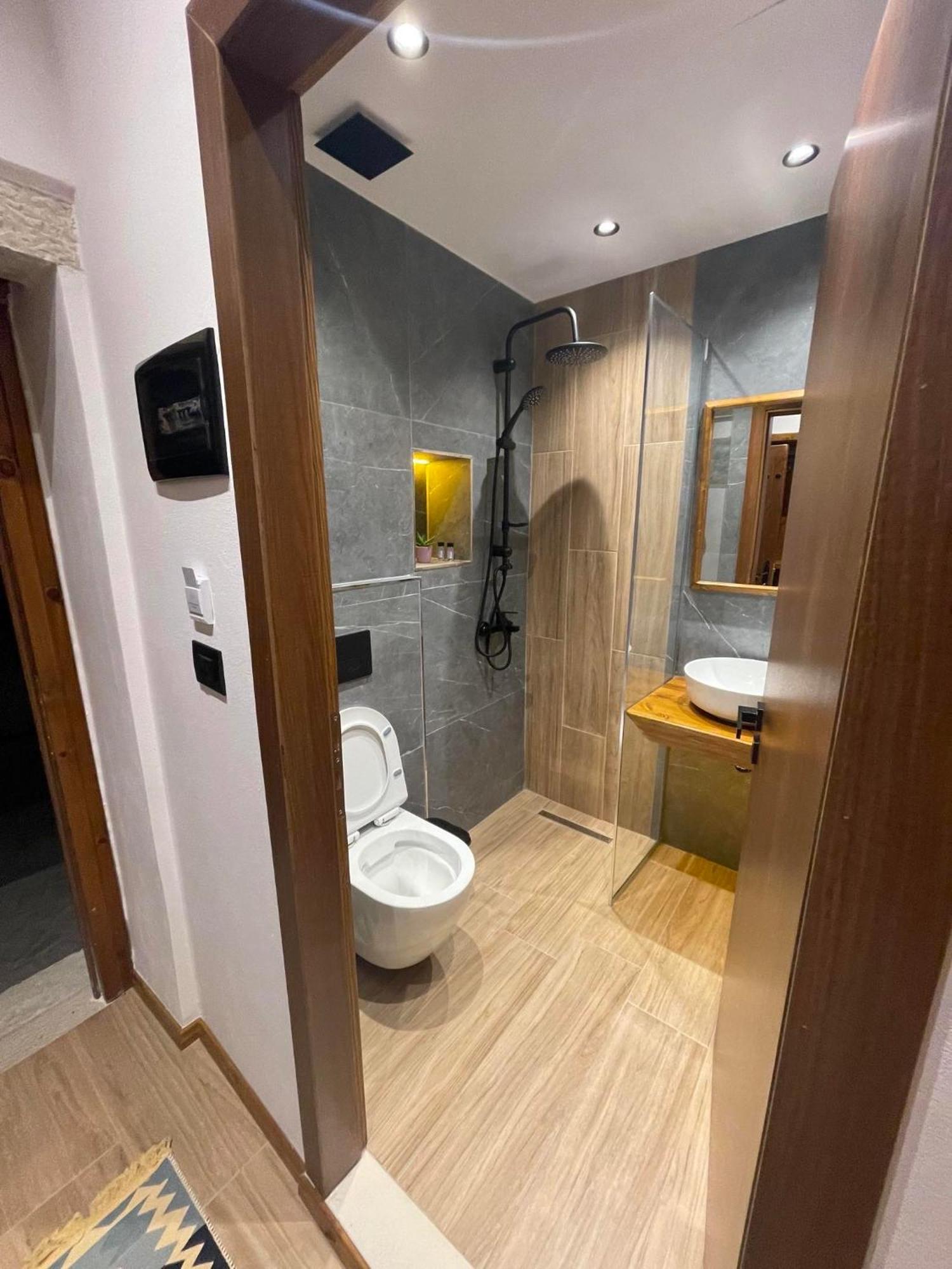 Grey Stone Hotel Gjirokastër Екстериор снимка