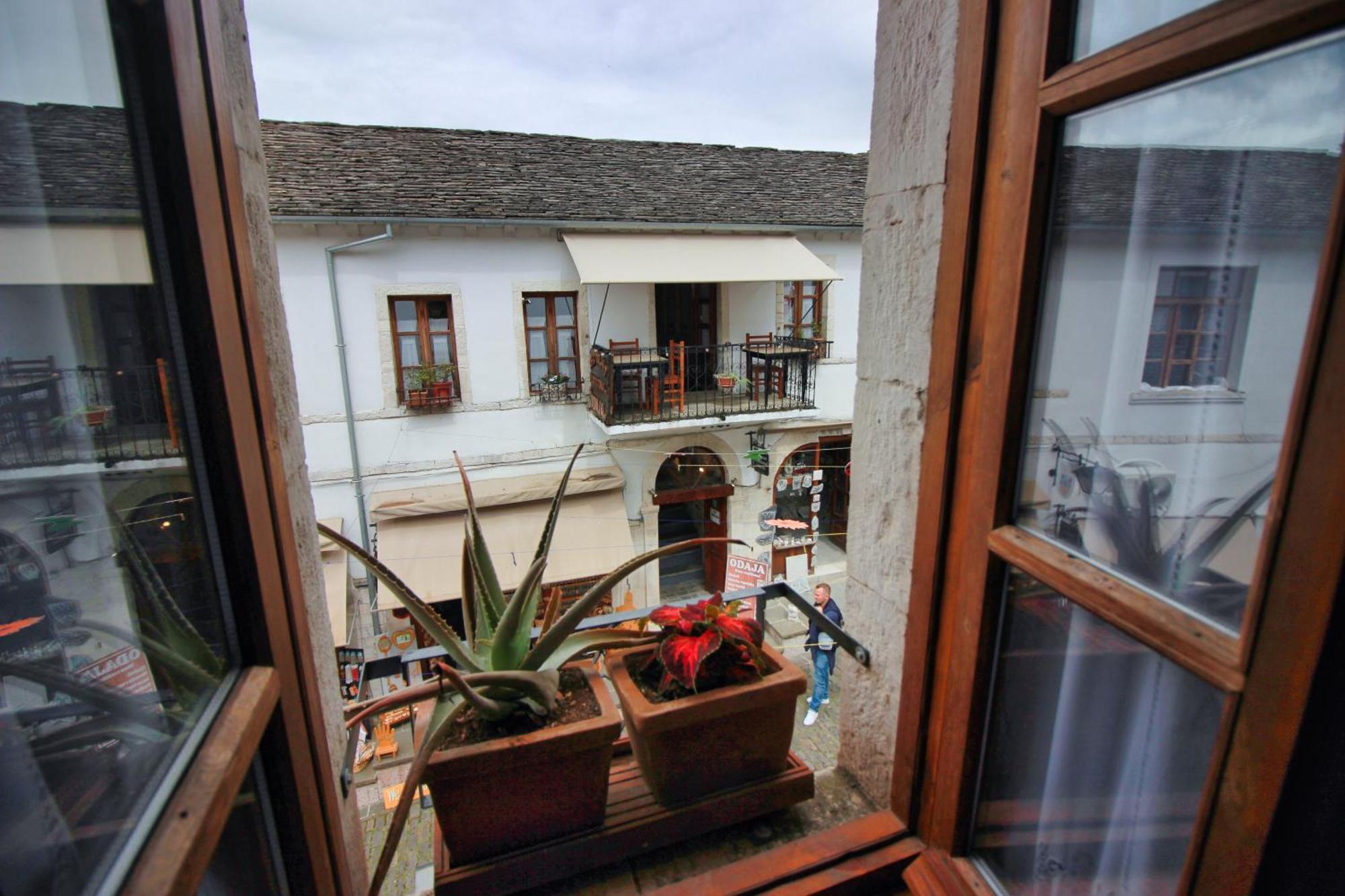 Grey Stone Hotel Gjirokastër Екстериор снимка