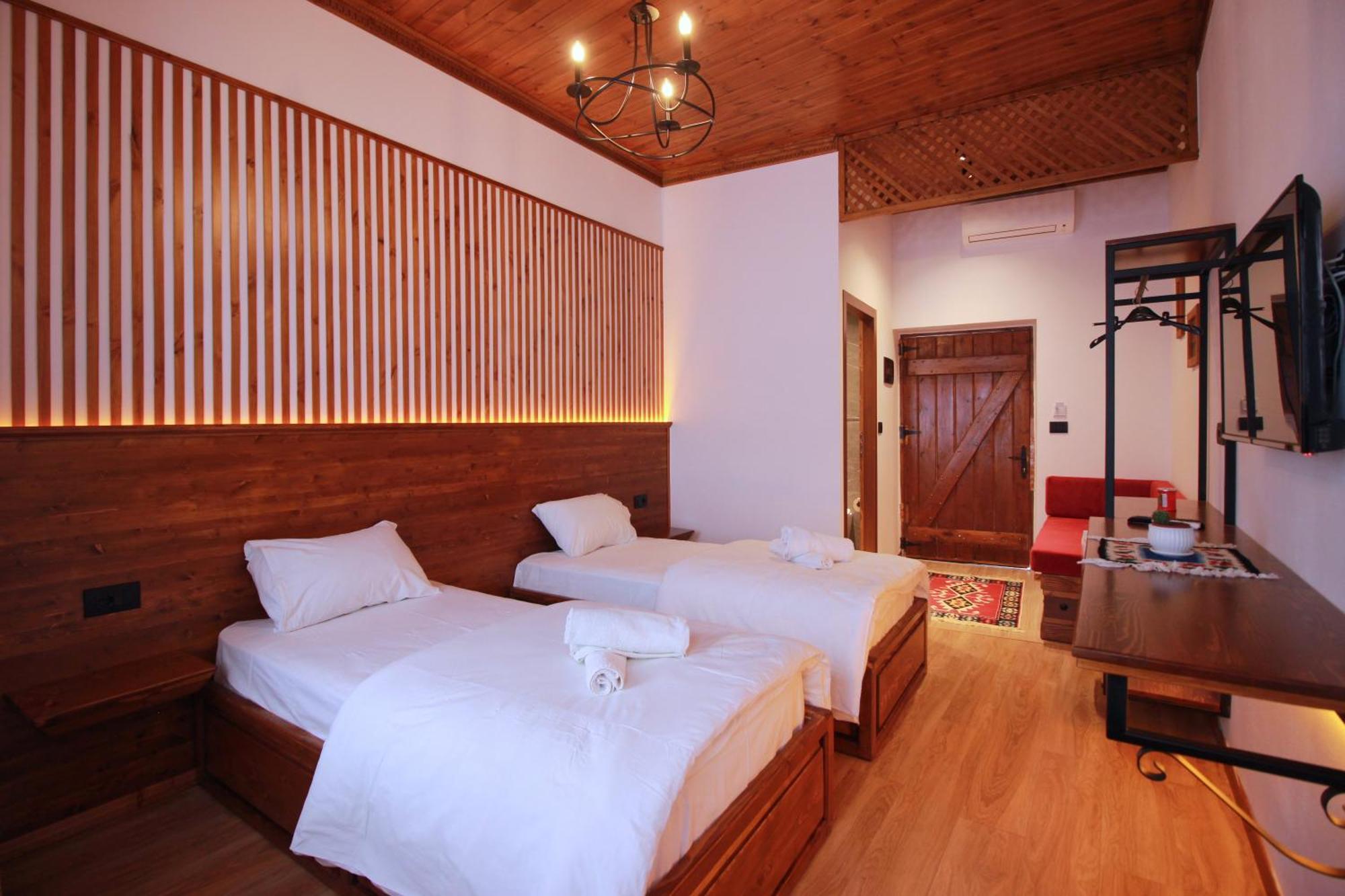 Grey Stone Hotel Gjirokastër Екстериор снимка