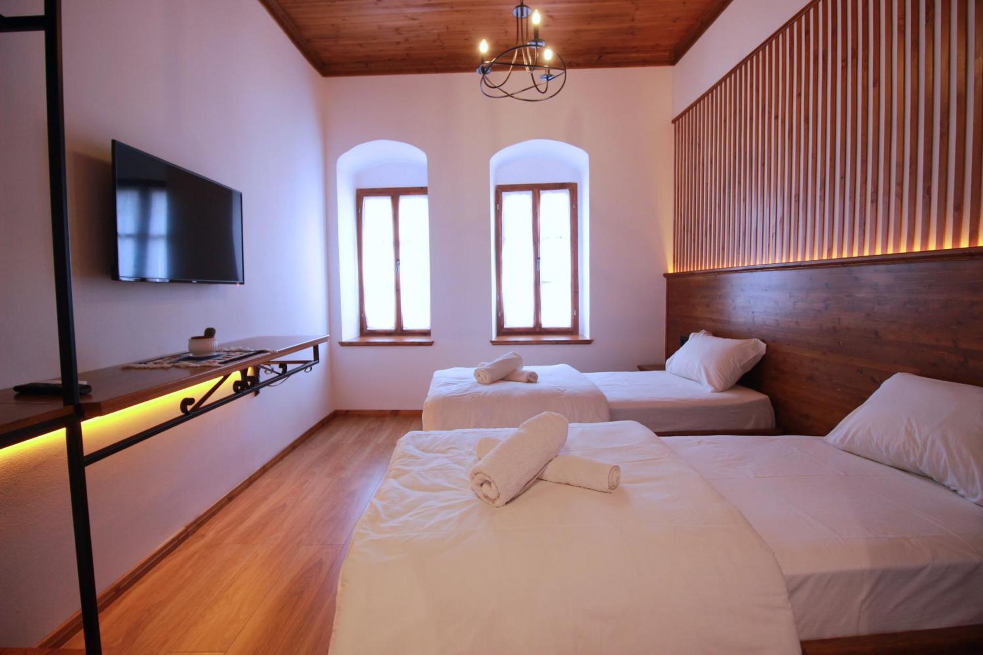 Grey Stone Hotel Gjirokastër Екстериор снимка