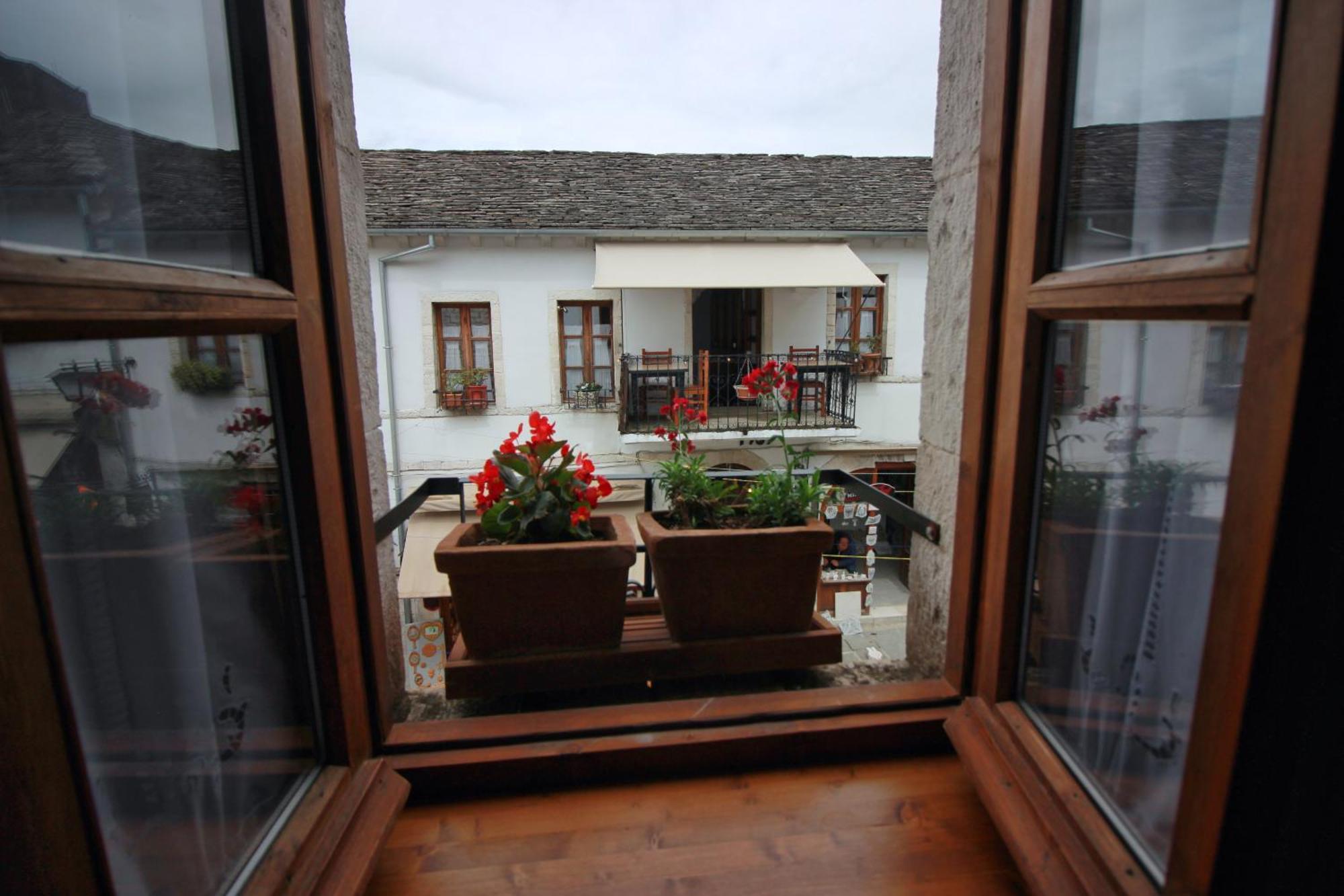 Grey Stone Hotel Gjirokastër Екстериор снимка