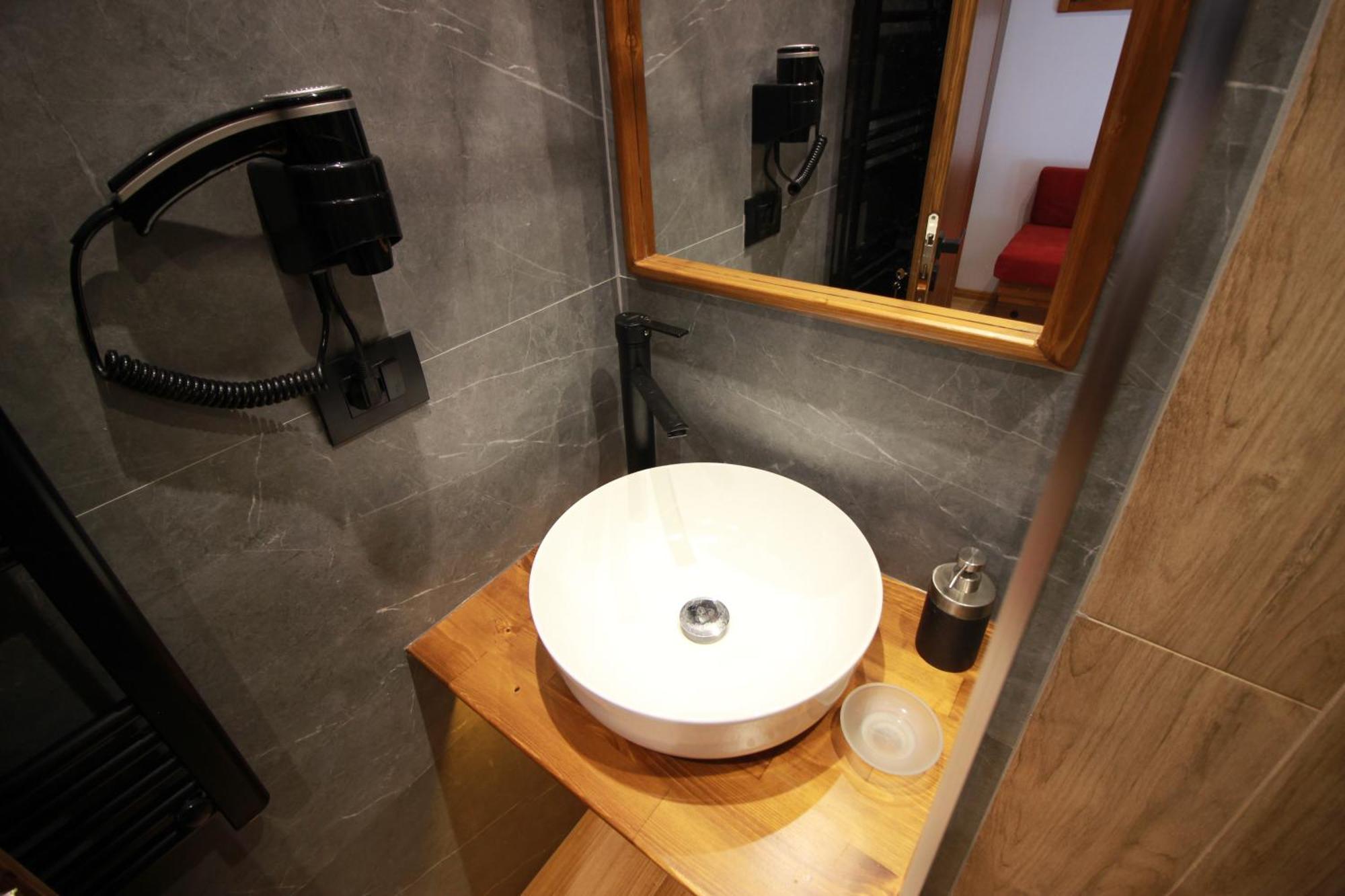 Grey Stone Hotel Gjirokastër Екстериор снимка