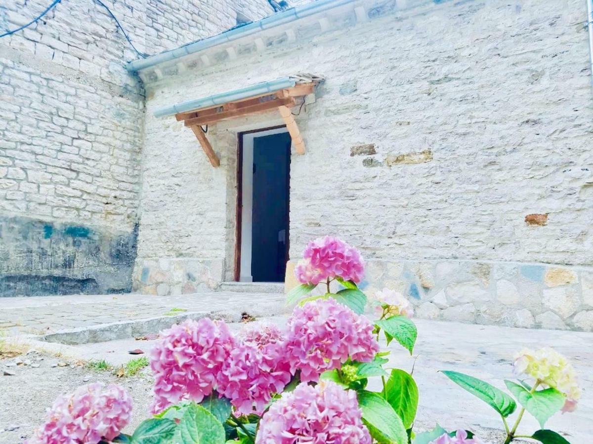 Grey Stone Hotel Gjirokastër Екстериор снимка
